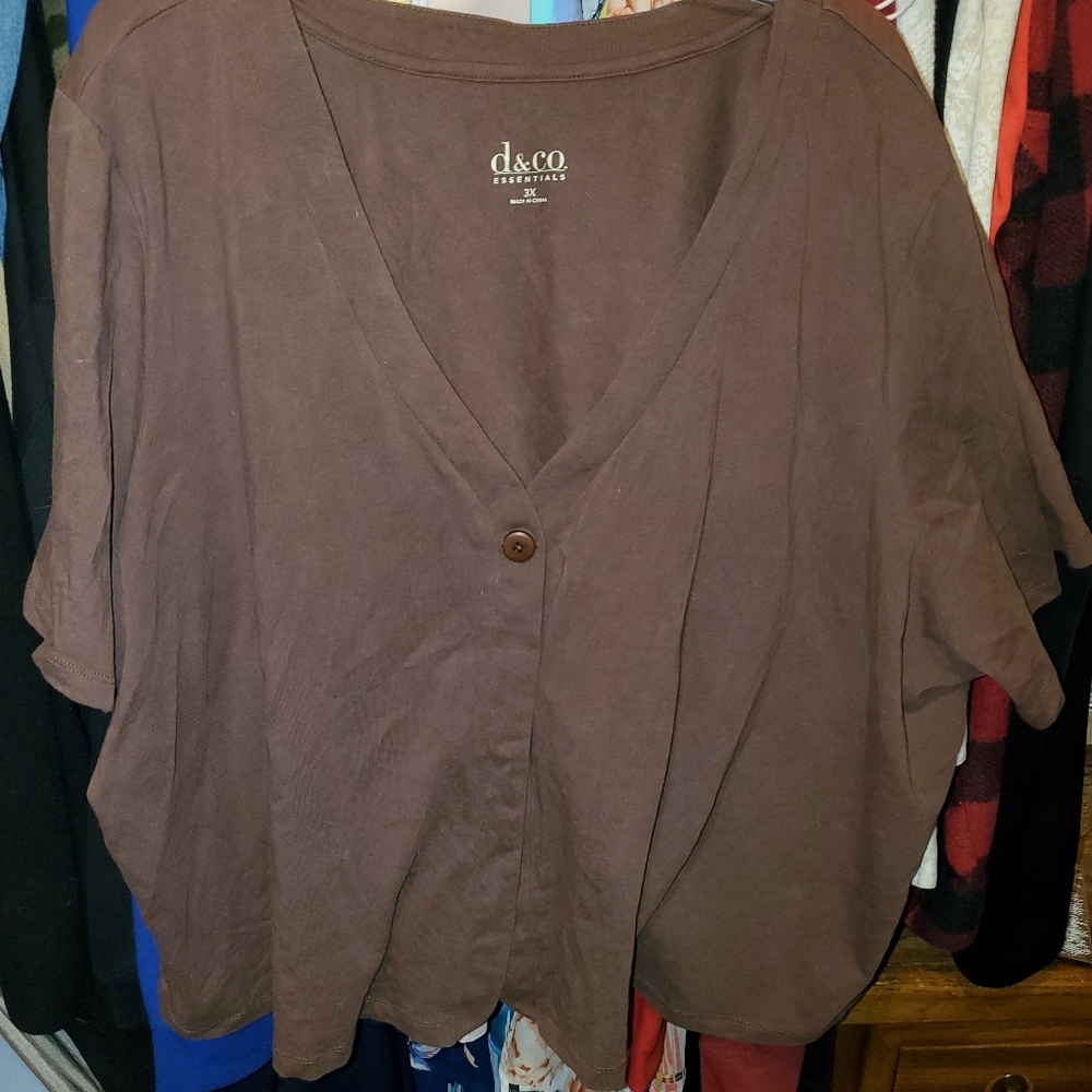 Short sleeve light weight sweater